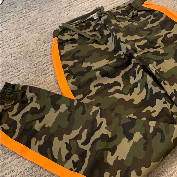 Army Print / Camo / Size Small Pants - Picture 2 of 3